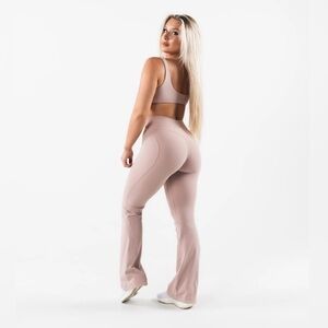 Alphalete Aura Ultra-High Rise Flare Leggings